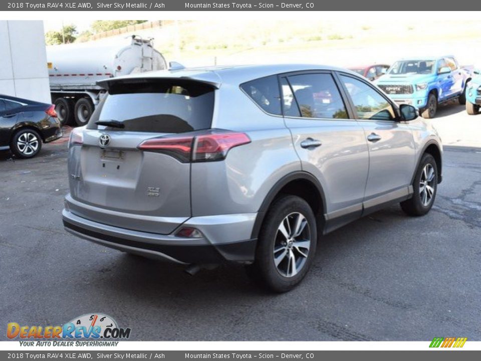 2018 Toyota RAV4 XLE AWD Silver Sky Metallic / Ash Photo #6