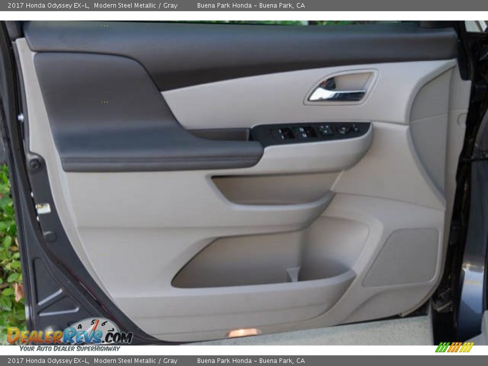 2017 Honda Odyssey EX-L Modern Steel Metallic / Gray Photo #33