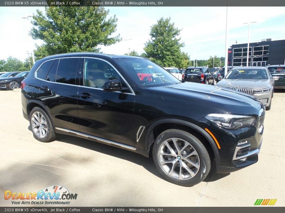 Front 3/4 View of 2020 BMW X5 xDrive40i Photo #1