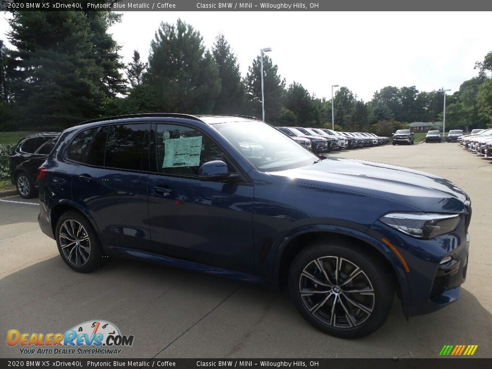 Front 3/4 View of 2020 BMW X5 xDrive40i Photo #1