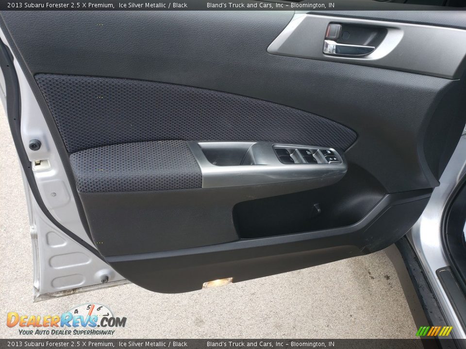 2013 Subaru Forester 2.5 X Premium Ice Silver Metallic / Black Photo #4
