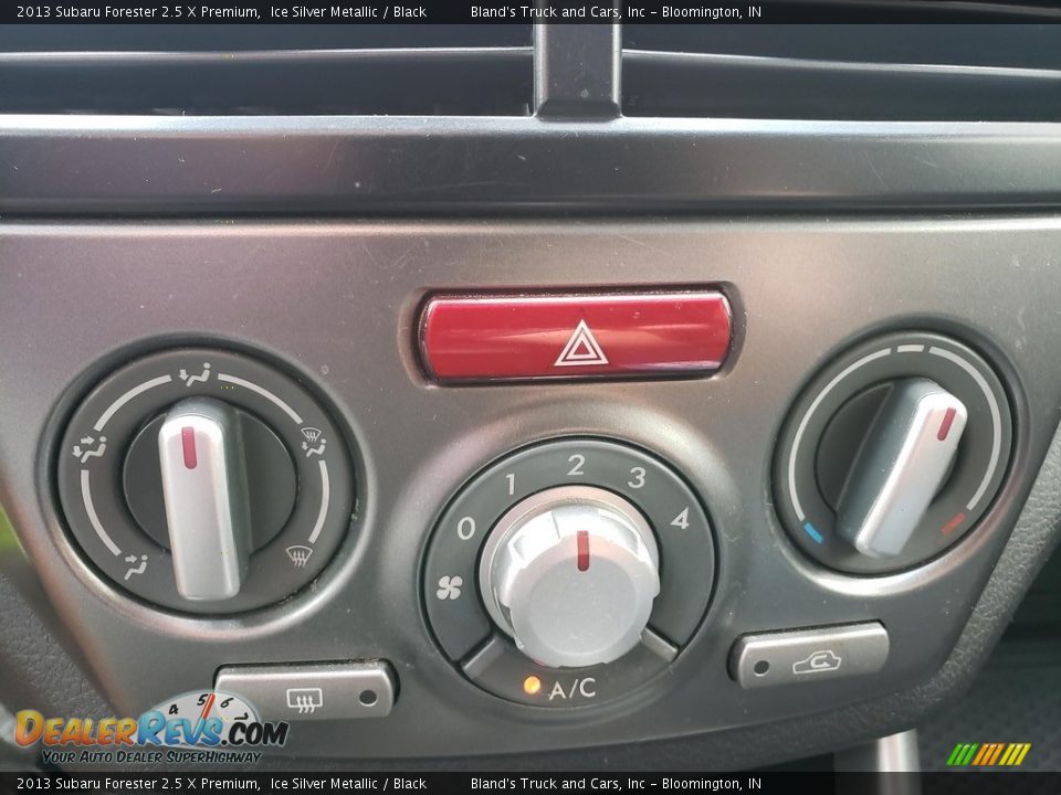 2013 Subaru Forester 2.5 X Premium Ice Silver Metallic / Black Photo #18