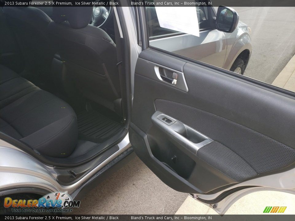 2013 Subaru Forester 2.5 X Premium Ice Silver Metallic / Black Photo #35