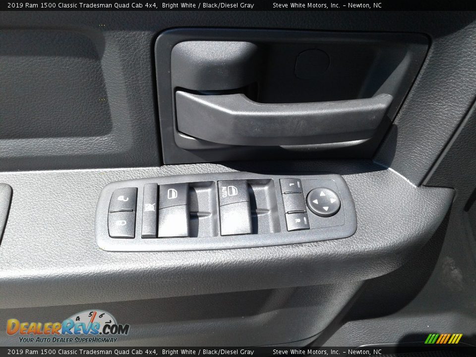 2019 Ram 1500 Classic Tradesman Quad Cab 4x4 Bright White / Black/Diesel Gray Photo #9
