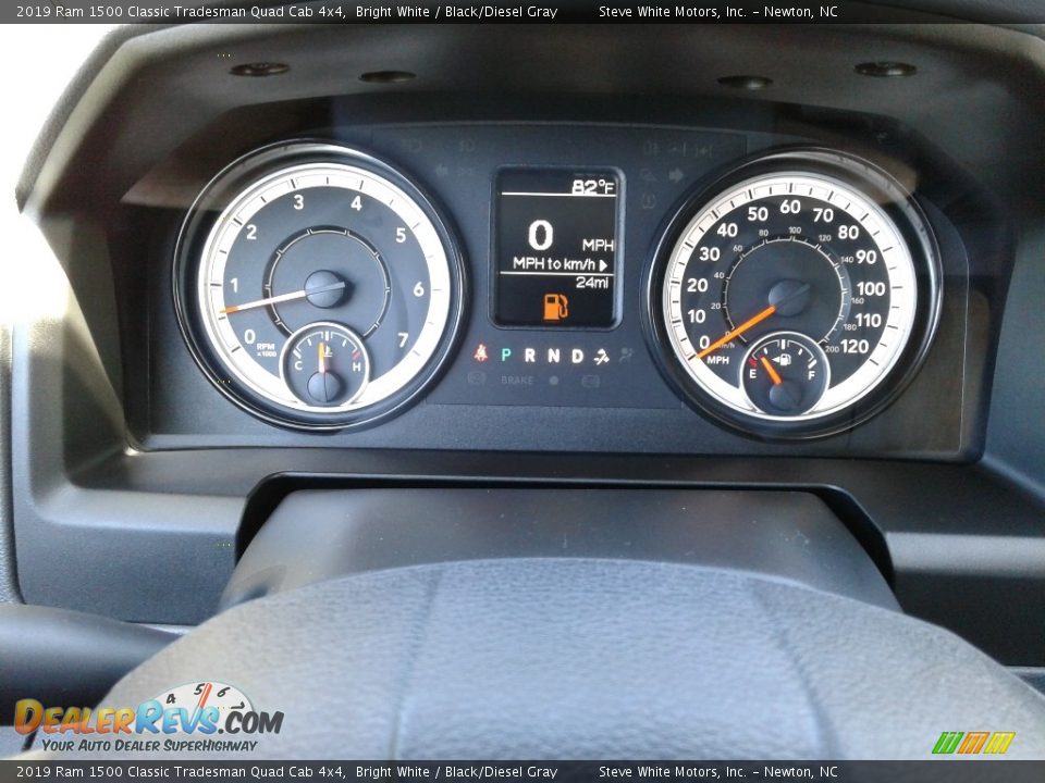 2019 Ram 1500 Classic Tradesman Quad Cab 4x4 Bright White / Black/Diesel Gray Photo #17