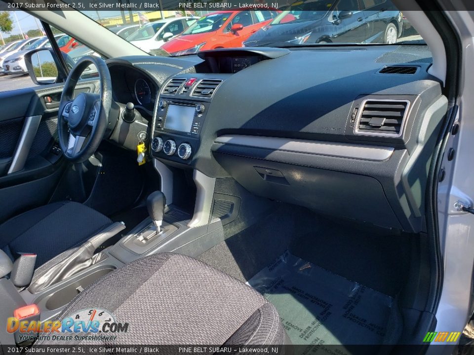2017 Subaru Forester 2.5i Ice Silver Metallic / Black Photo #11