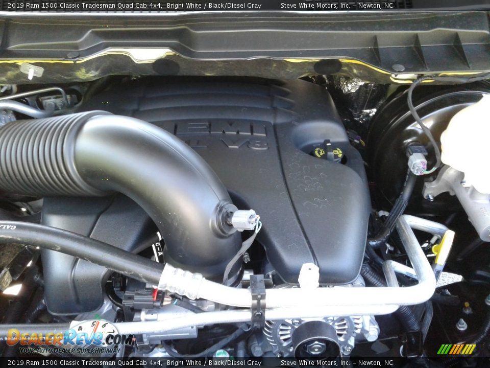 2019 Ram 1500 Classic Tradesman Quad Cab 4x4 Bright White / Black/Diesel Gray Photo #26