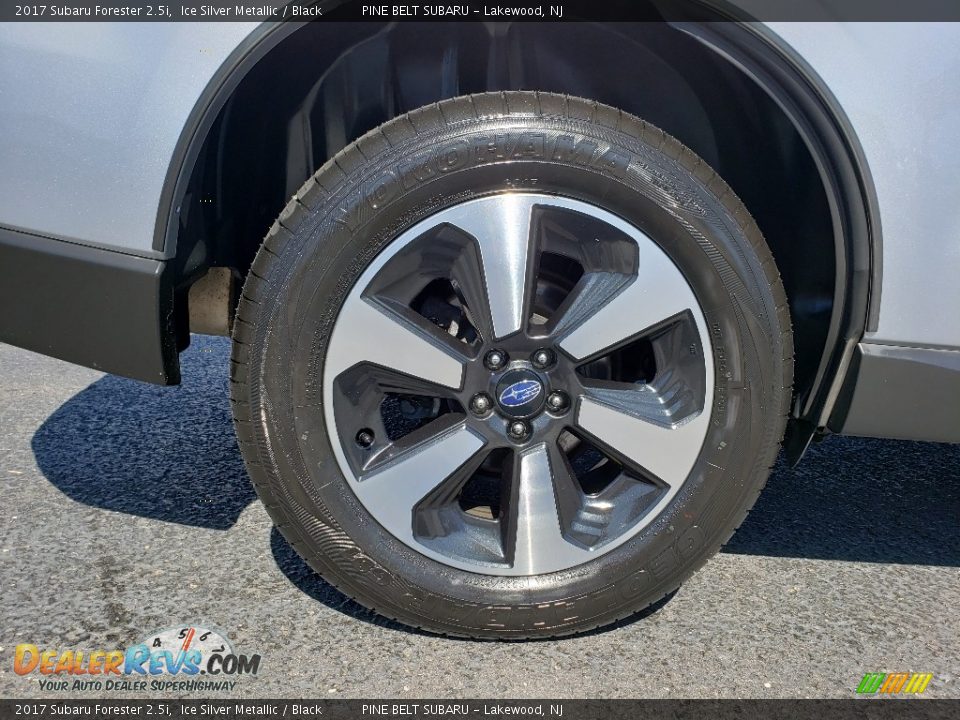 2017 Subaru Forester 2.5i Ice Silver Metallic / Black Photo #18