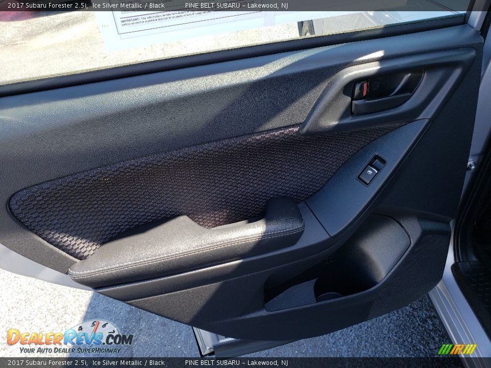 2017 Subaru Forester 2.5i Ice Silver Metallic / Black Photo #21