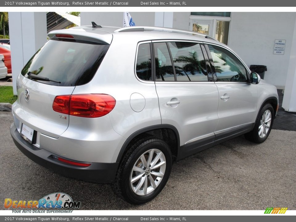 2017 Volkswagen Tiguan Wolfsburg Reflex Silver Metallic / Charcoal Photo #9