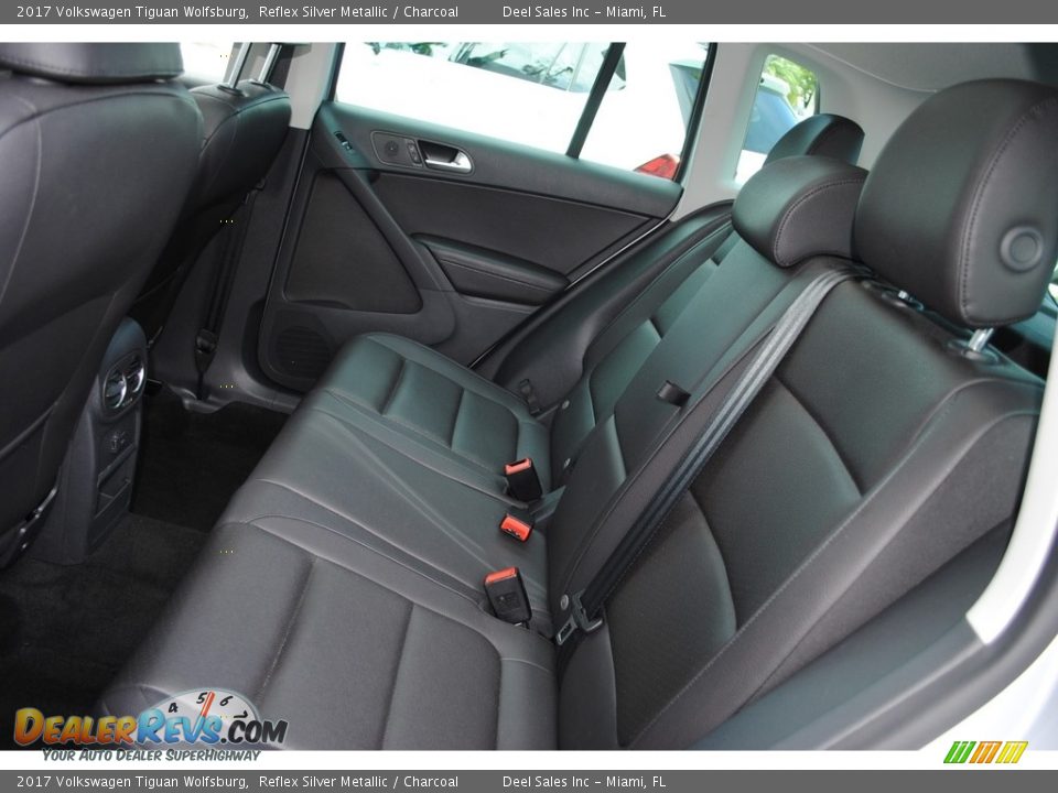 2017 Volkswagen Tiguan Wolfsburg Reflex Silver Metallic / Charcoal Photo #11