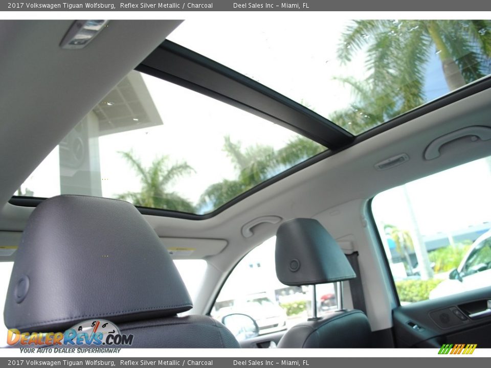 2017 Volkswagen Tiguan Wolfsburg Reflex Silver Metallic / Charcoal Photo #13