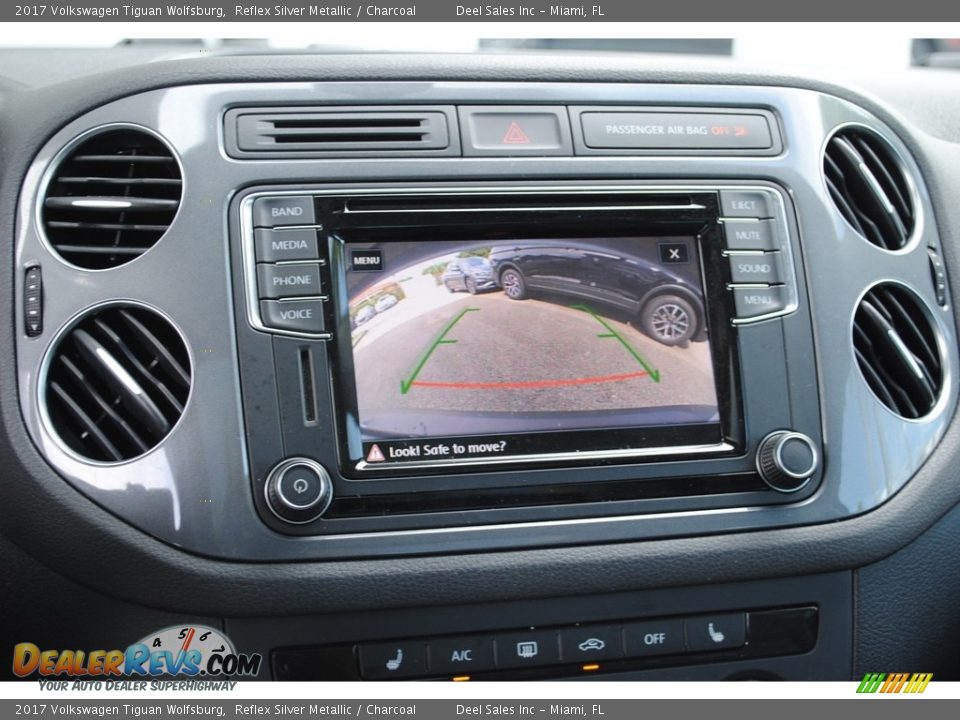 2017 Volkswagen Tiguan Wolfsburg Reflex Silver Metallic / Charcoal Photo #16