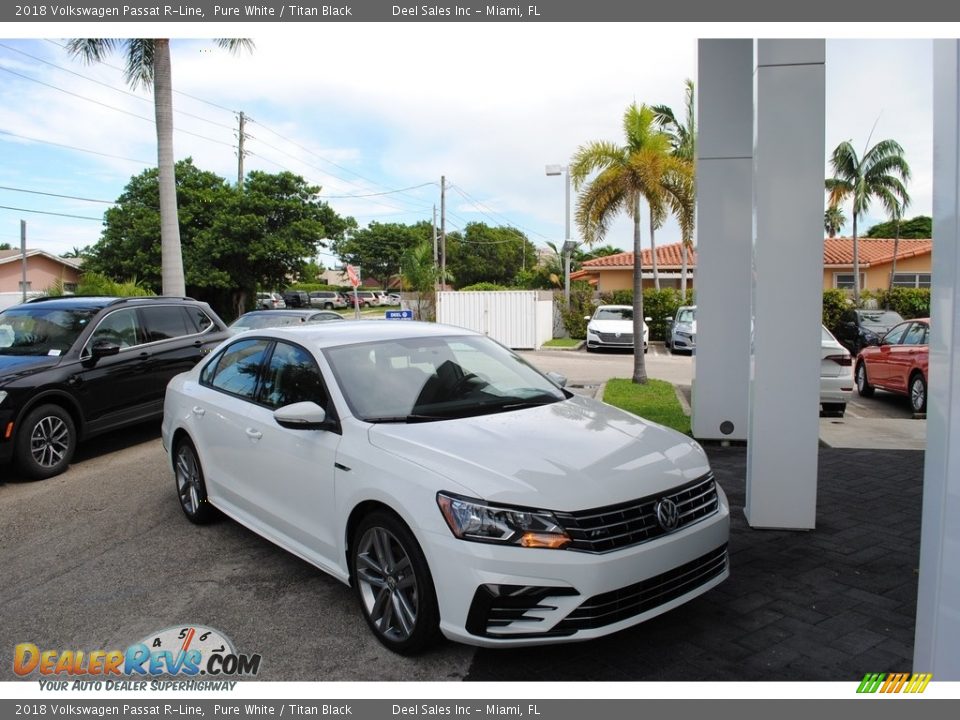 2018 Volkswagen Passat R-Line Pure White / Titan Black Photo #1
