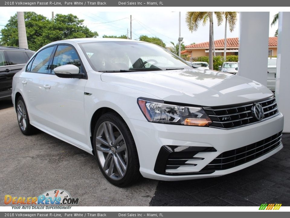 2018 Volkswagen Passat R-Line Pure White / Titan Black Photo #2