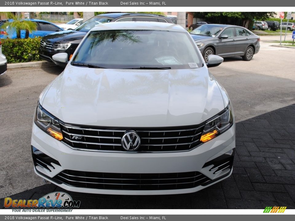 2018 Volkswagen Passat R-Line Pure White / Titan Black Photo #3