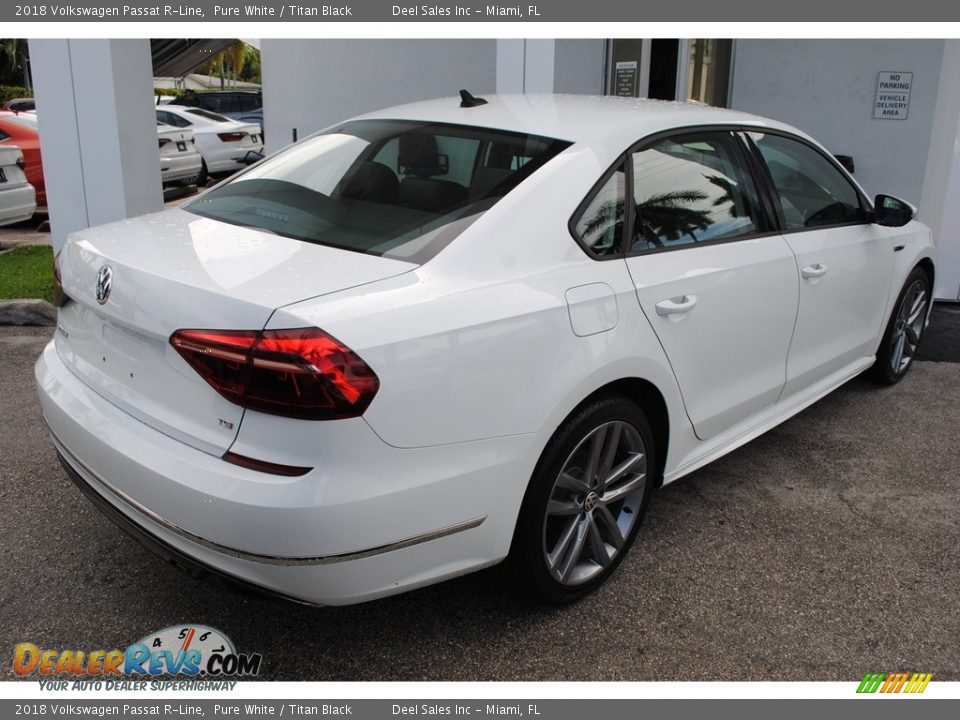 2018 Volkswagen Passat R-Line Pure White / Titan Black Photo #9