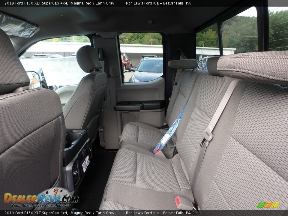 Rear Seat of 2019 Ford F150 XLT SuperCab 4x4 Photo #12