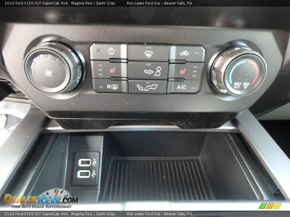 Controls of 2019 Ford F150 XLT SuperCab 4x4 Photo #18