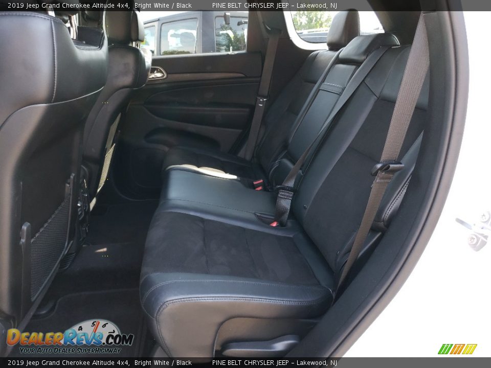 2019 Jeep Grand Cherokee Altitude 4x4 Bright White / Black Photo #3