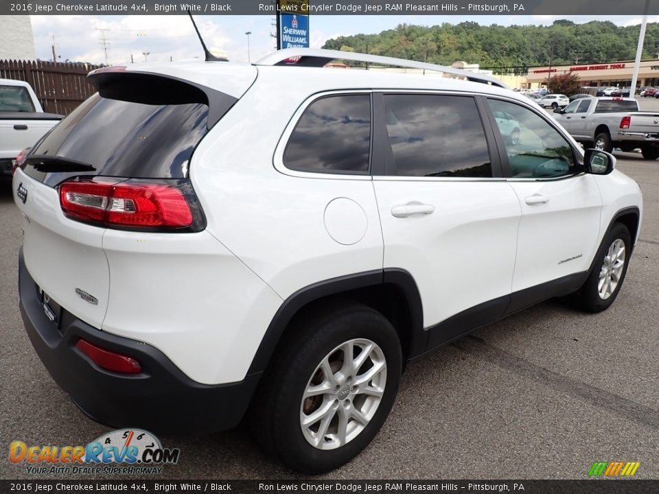 2016 Jeep Cherokee Latitude 4x4 Bright White / Black Photo #6