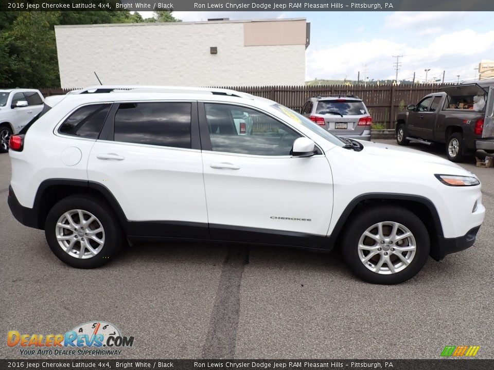 2016 Jeep Cherokee Latitude 4x4 Bright White / Black Photo #7