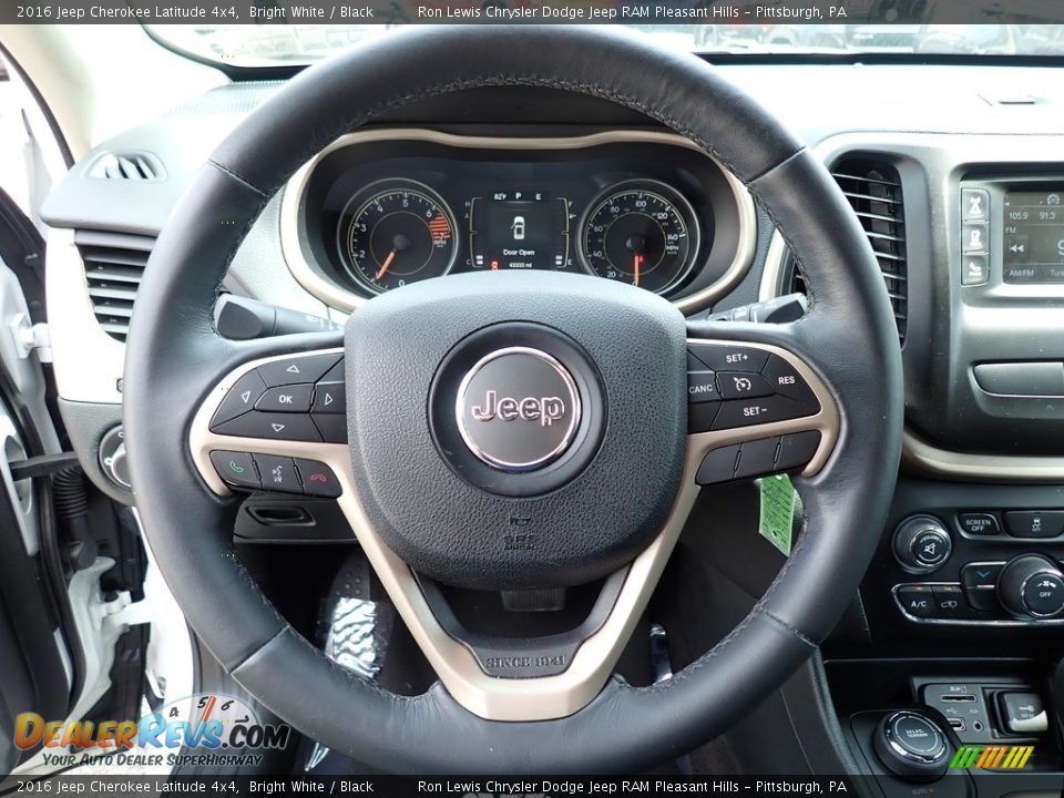 2016 Jeep Cherokee Latitude 4x4 Bright White / Black Photo #16