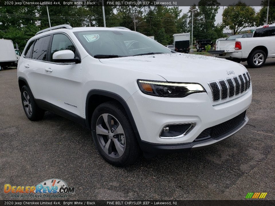 Front 3/4 View of 2020 Jeep Cherokee Limited 4x4 Photo #1