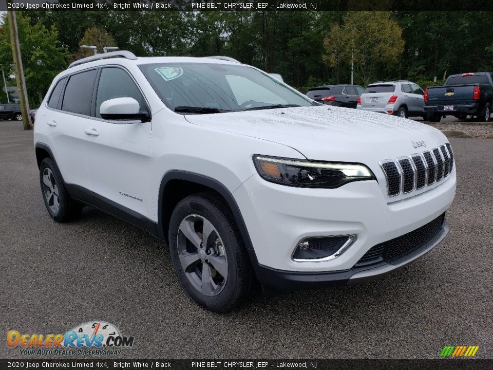 Front 3/4 View of 2020 Jeep Cherokee Limited 4x4 Photo #1