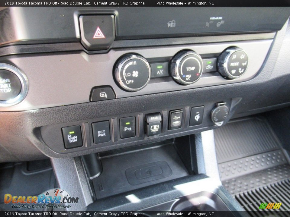 2019 Toyota Tacoma TRD Off-Road Double Cab Cement Gray / TRD Graphite Photo #18