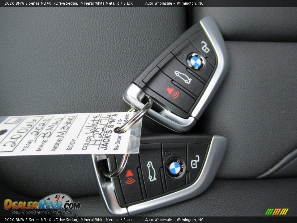 Keys of 2020 BMW 3 Series M340i xDrive Sedan Photo #20