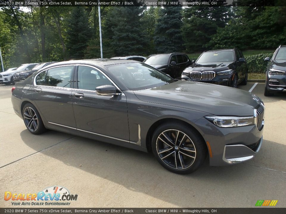 Front 3/4 View of 2020 BMW 7 Series 750i xDrive Sedan Photo #1