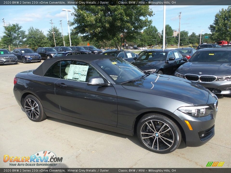 Front 3/4 View of 2020 BMW 2 Series 230i xDrive Convertible Photo #1