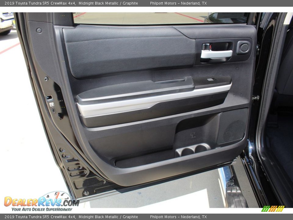 2019 Toyota Tundra SR5 CrewMax 4x4 Midnight Black Metallic / Graphite Photo #18