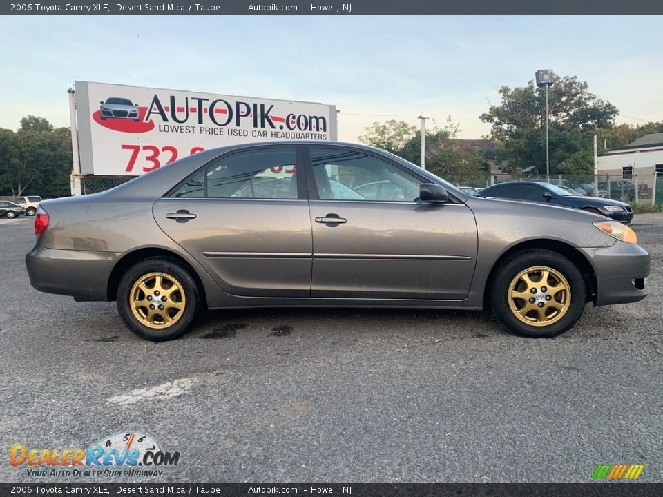 2006 Toyota Camry XLE Desert Sand Mica / Taupe Photo #2
