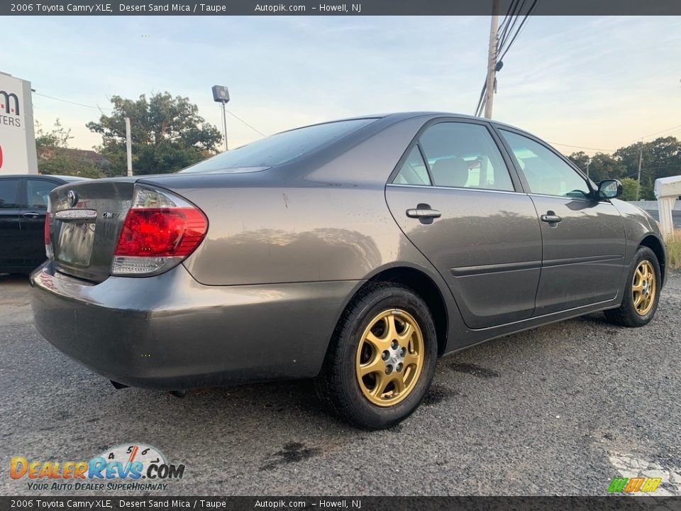 2006 Toyota Camry XLE Desert Sand Mica / Taupe Photo #3