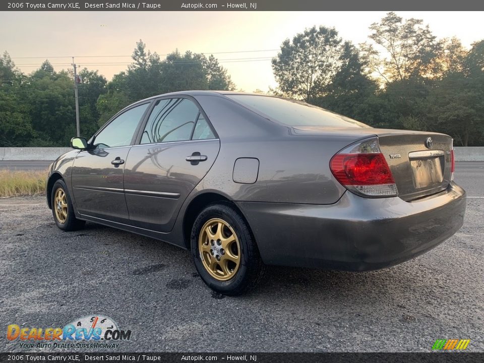 2006 Toyota Camry XLE Desert Sand Mica / Taupe Photo #5