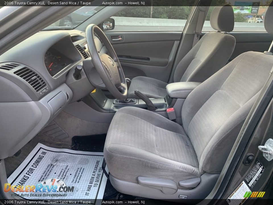 2006 Toyota Camry XLE Desert Sand Mica / Taupe Photo #10