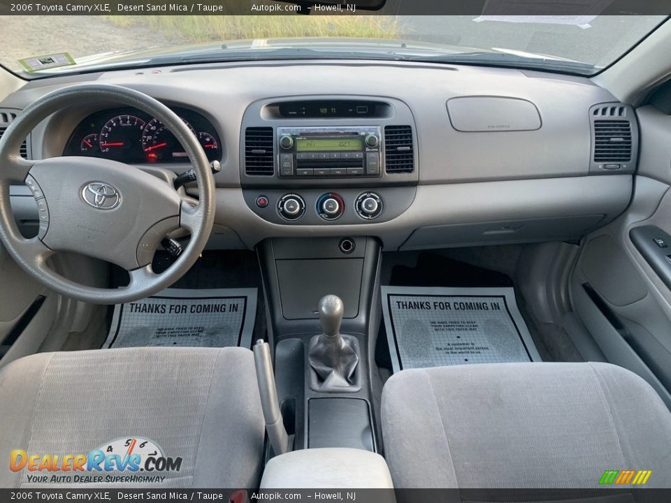 2006 Toyota Camry XLE Desert Sand Mica / Taupe Photo #14