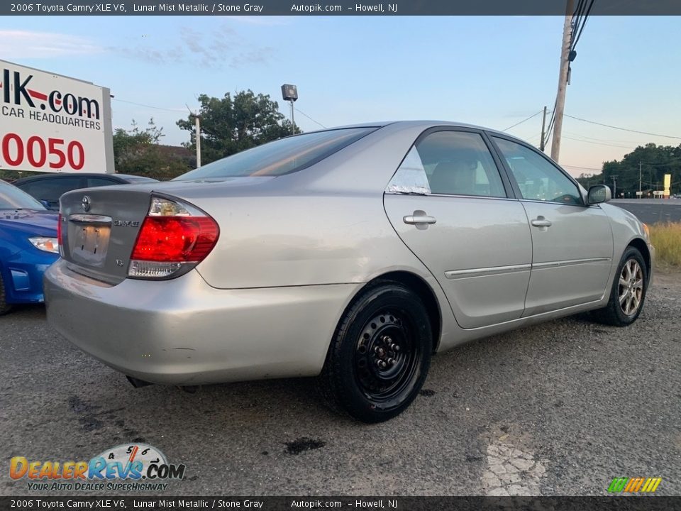 2006 Toyota Camry XLE V6 Lunar Mist Metallic / Stone Gray Photo #3