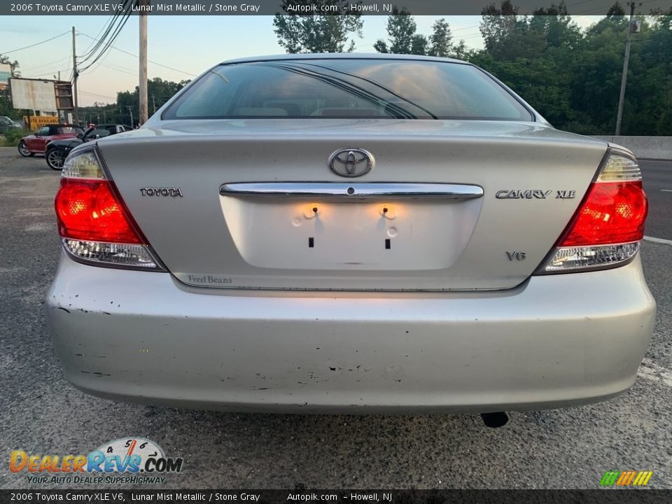 2006 Toyota Camry XLE V6 Lunar Mist Metallic / Stone Gray Photo #4