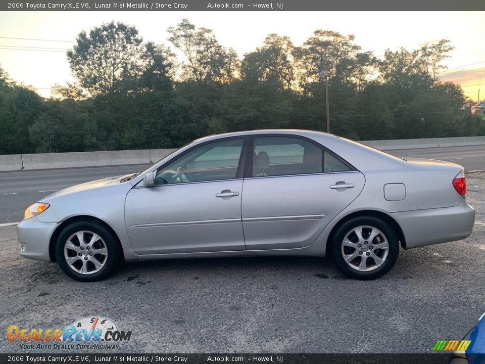 2006 Toyota Camry XLE V6 Lunar Mist Metallic / Stone Gray Photo #6