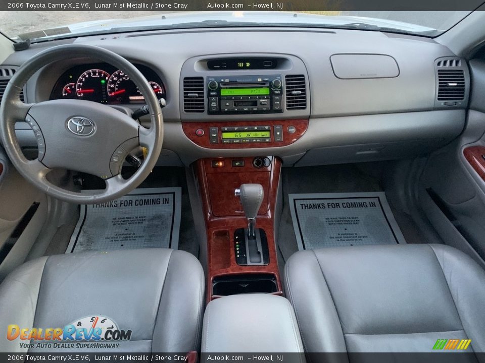 2006 Toyota Camry XLE V6 Lunar Mist Metallic / Stone Gray Photo #14