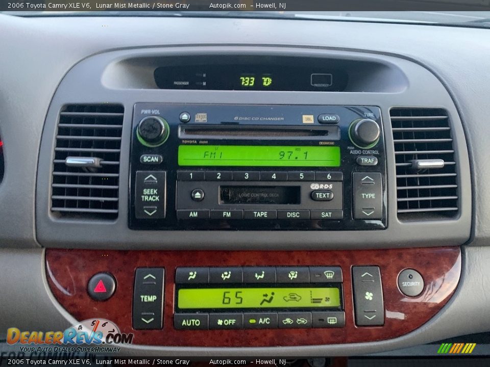 2006 Toyota Camry XLE V6 Lunar Mist Metallic / Stone Gray Photo #15