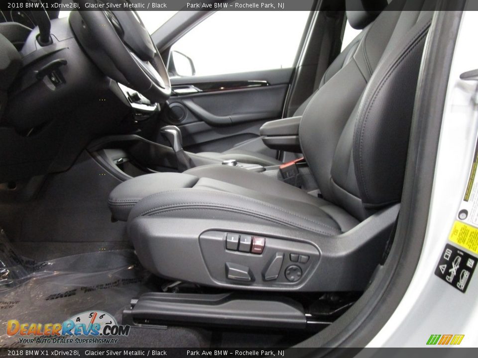 2018 BMW X1 xDrive28i Glacier Silver Metallic / Black Photo #9