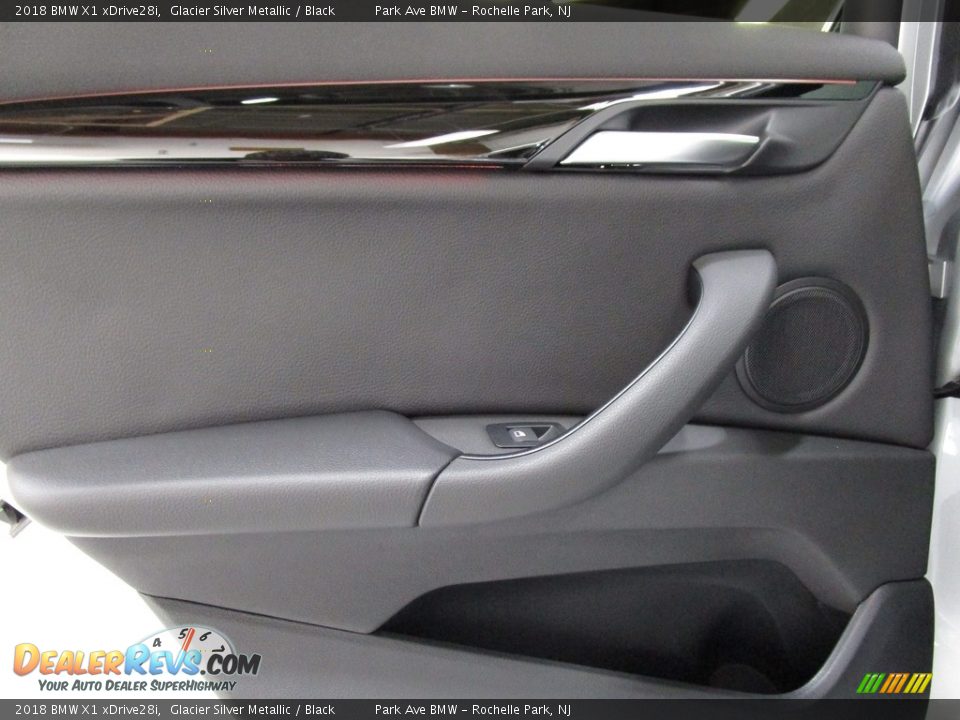 2018 BMW X1 xDrive28i Glacier Silver Metallic / Black Photo #10