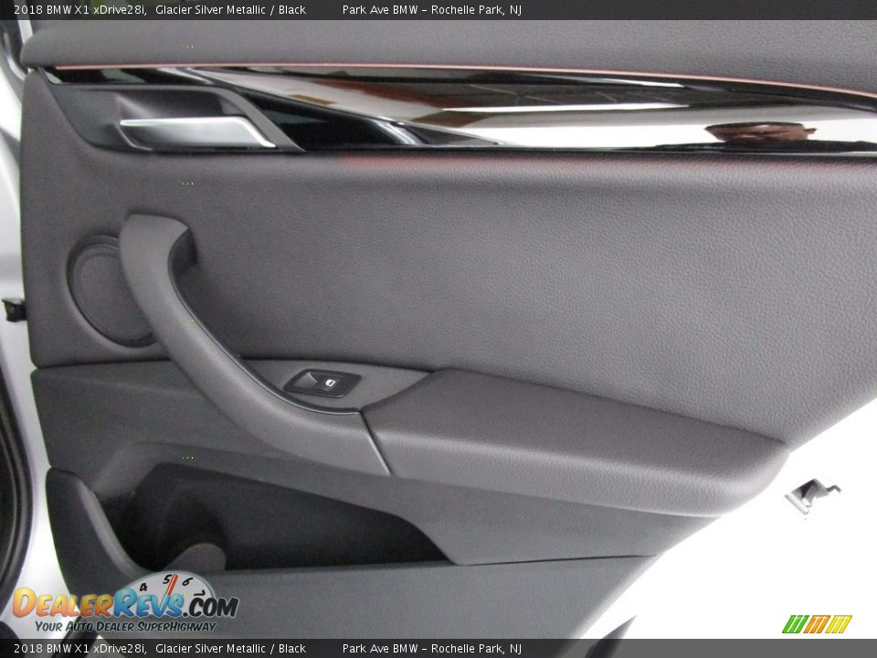 2018 BMW X1 xDrive28i Glacier Silver Metallic / Black Photo #16