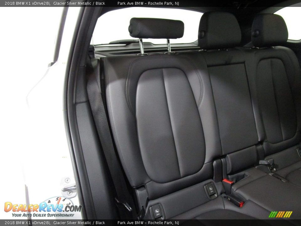 2018 BMW X1 xDrive28i Glacier Silver Metallic / Black Photo #17