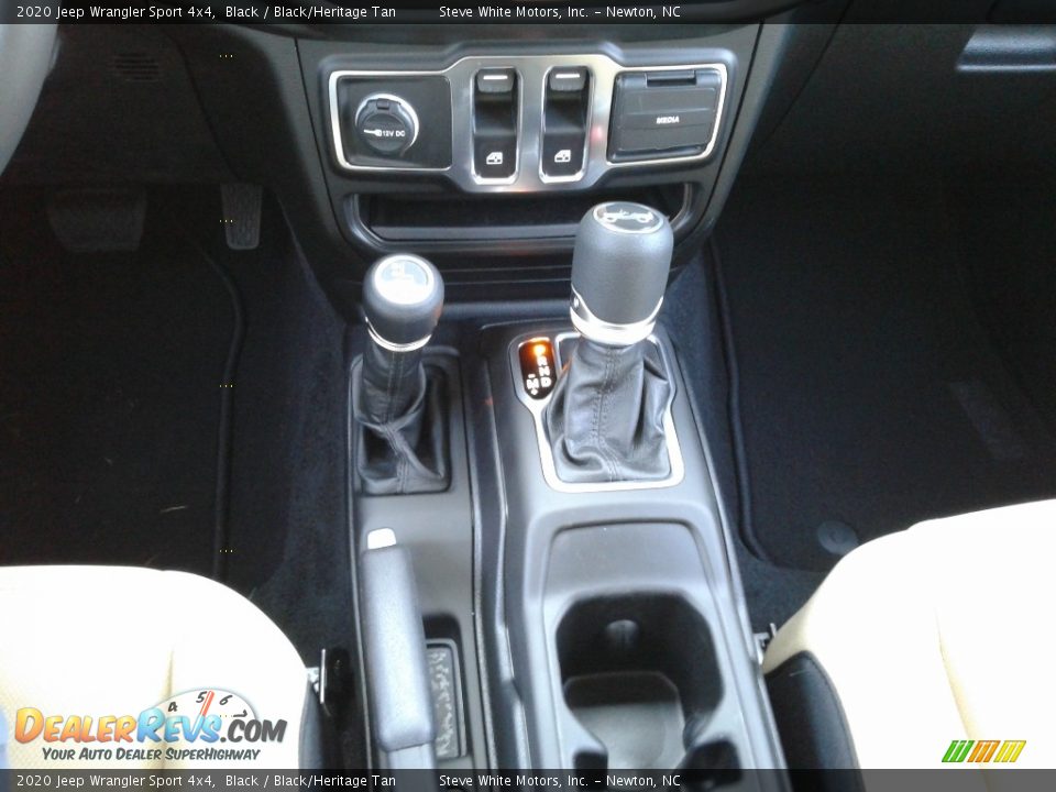 2020 Jeep Wrangler Sport 4x4 Shifter Photo #25