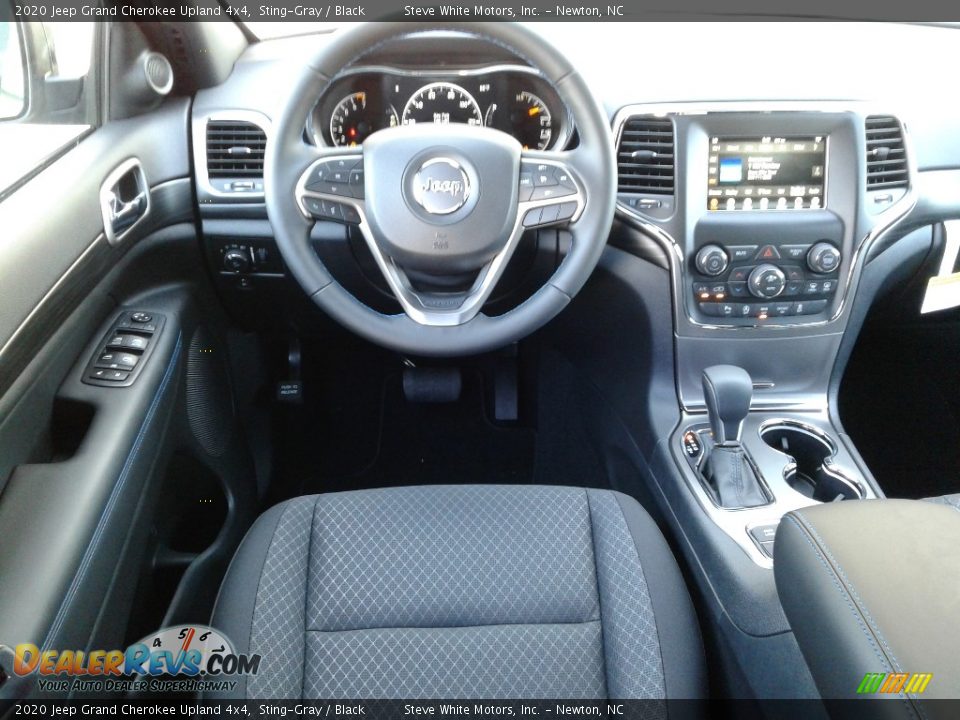 2020 Jeep Grand Cherokee Upland 4x4 Sting-Gray / Black Photo #30